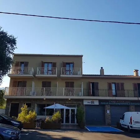 Ustaria Apartamento Peri